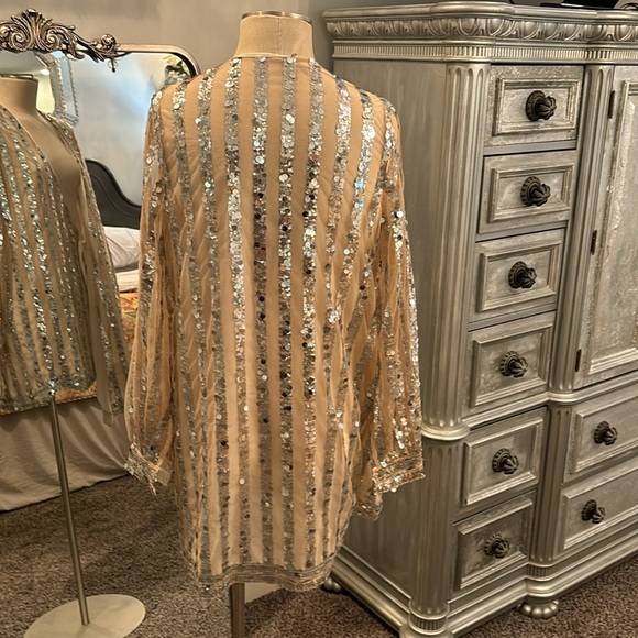 Fun sparkly outfit - Picture 5 of 17